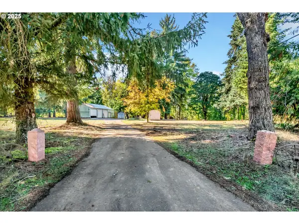 87206 Greenridge Dr, Veneta, OR 97487