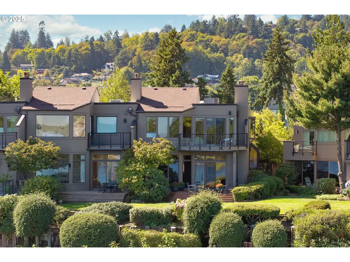 6126 S Riverpoint Ln, Portland, OR 97239 - Image #1