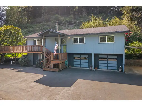 94032 Brush Ln, CoosBay, OR 97420