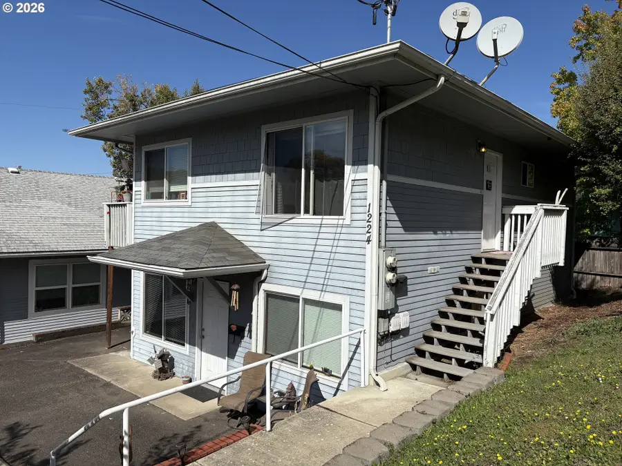 1214 SE Overlook Ave, Roseburg, OR 97470 - #3