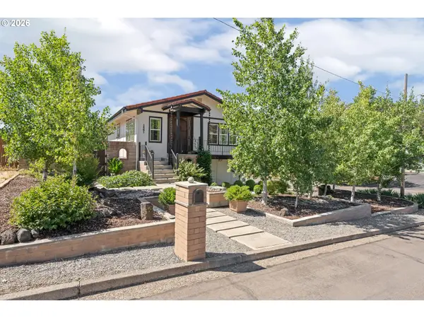 1861 NW Finch Ct, Roseburg, OR 97471