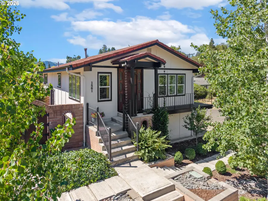 1861 NW Finch Ct, Roseburg, OR 97471 - #2