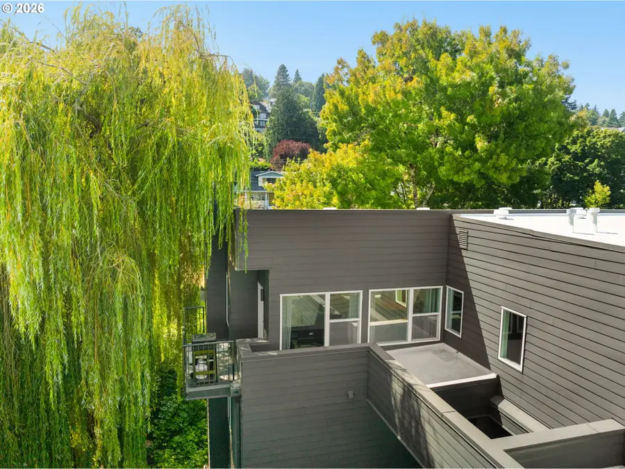 618 S Nevada St #H, Portland, OR 97219 - #3