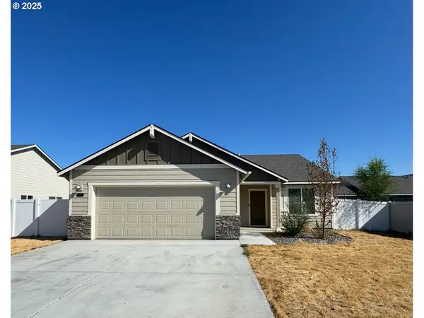 526 W Theater Ln, Hermiston, OR 97838