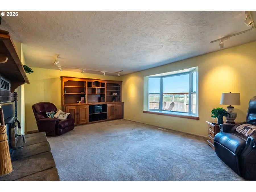 1646 Coos River Hwy, Coos Bay, OR 97420 - #3