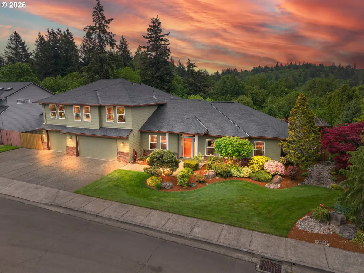 366 SW 37th Cir, Gresham, OR 97080 - #1