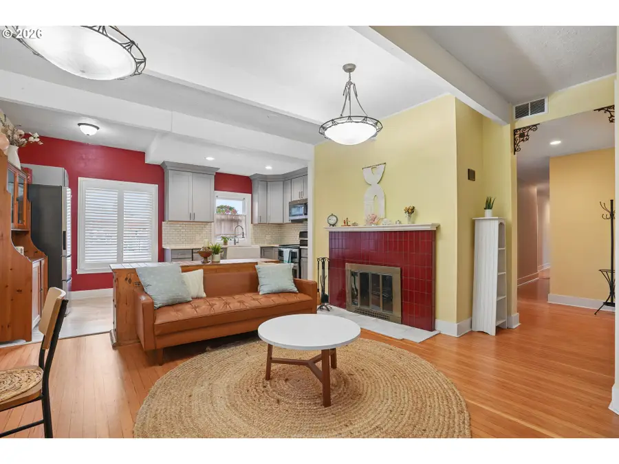 2358 NW Lovejoy St #2, Portland, OR 97210 - #3