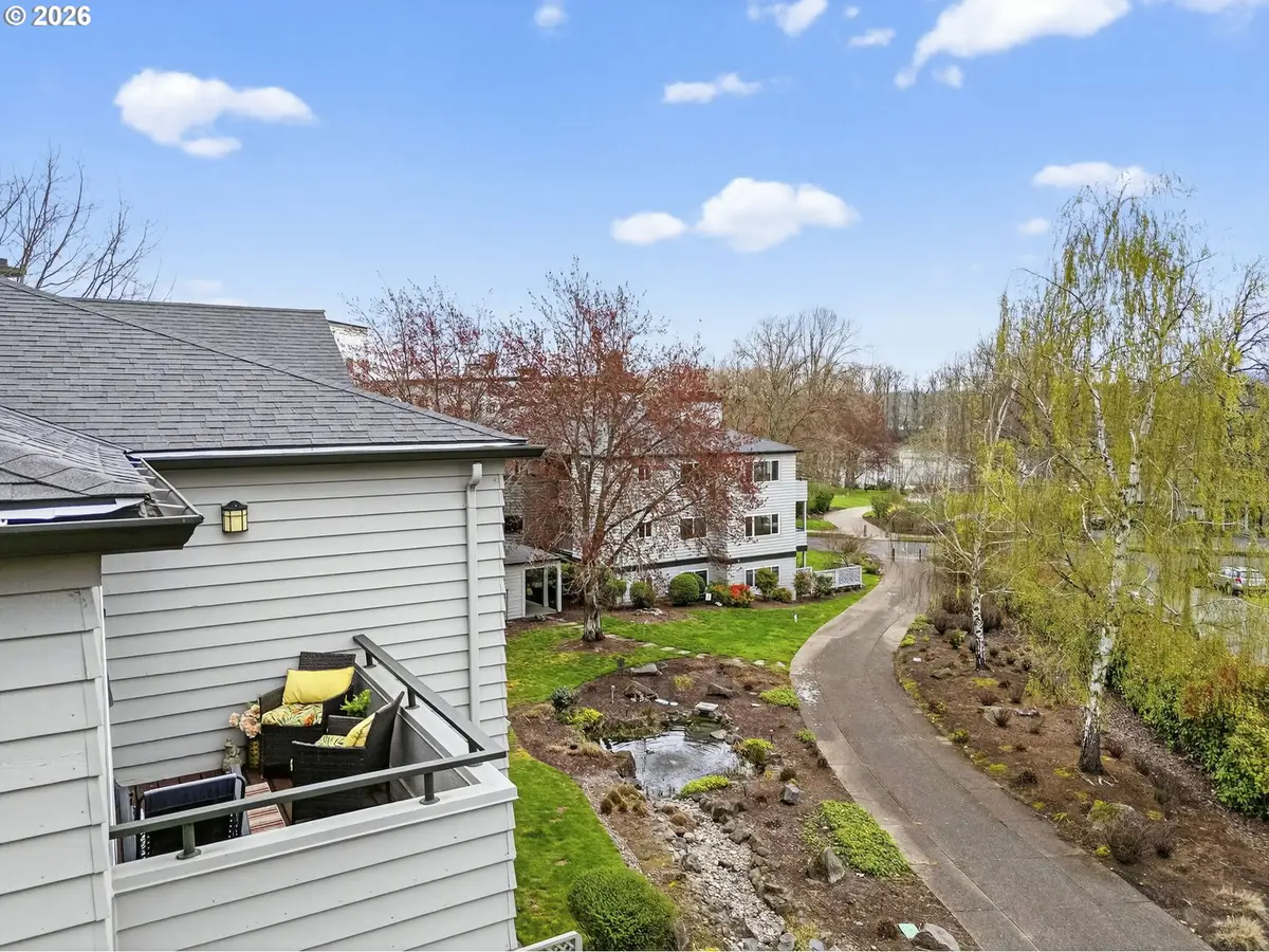 4970 S Landing Dr #304, Portland, OR 97239 - #1