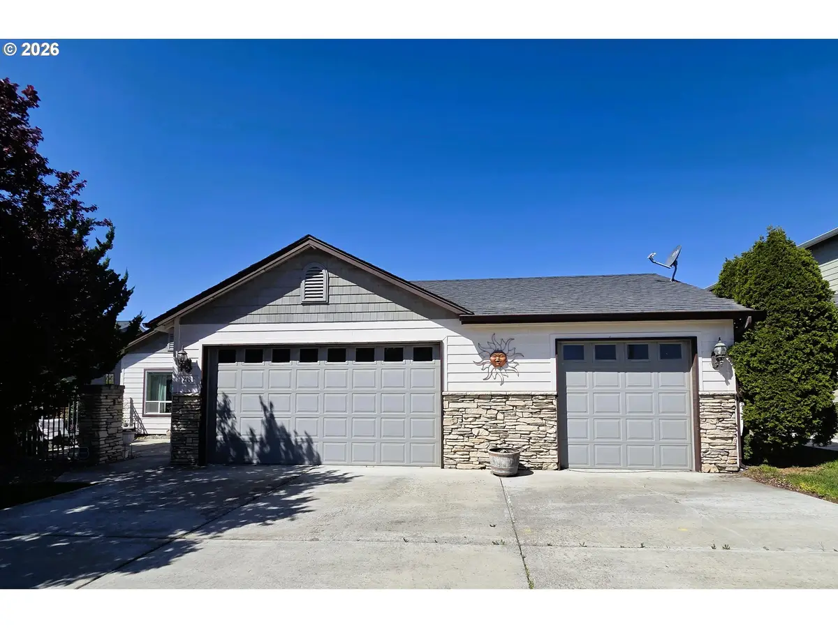 2133 NW Dusk Dr, Hermiston, OR 97838 - #1