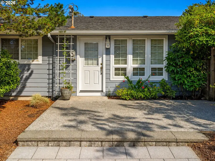 1120 S Columbia St, Seaside, OR 97138 - #2