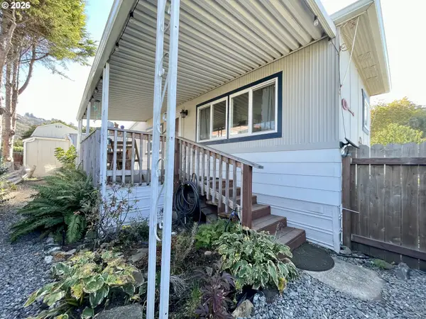 98090 W Benham Ln # 10, Brookings, OR 97415
