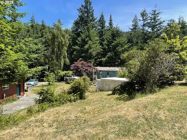 33052 Cedar Valley Rd, GoldBeach, OR 97444