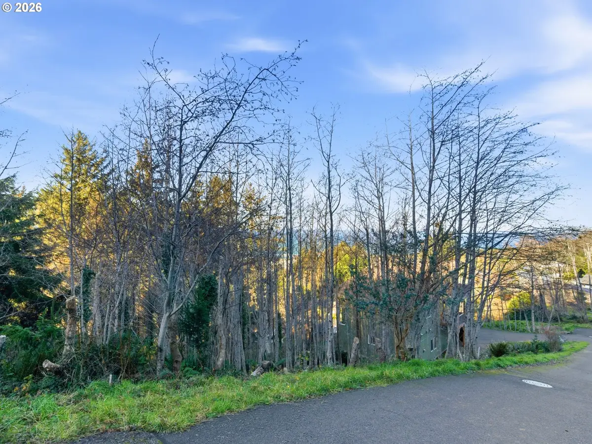3 Saki Ln, Yachats, OR 97498 - Image #1