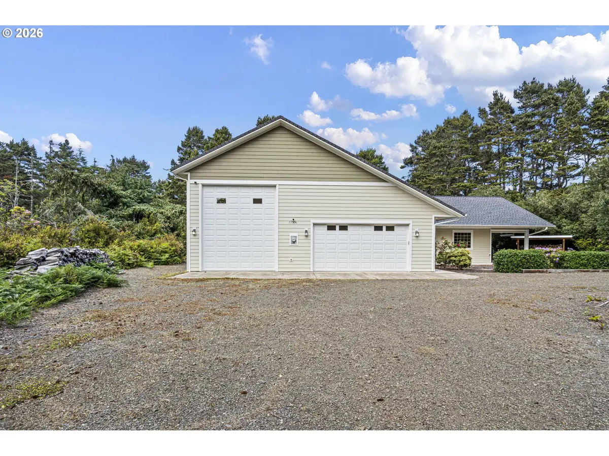 87991 Woodlands Dr, Florence, OR 97439 - #1