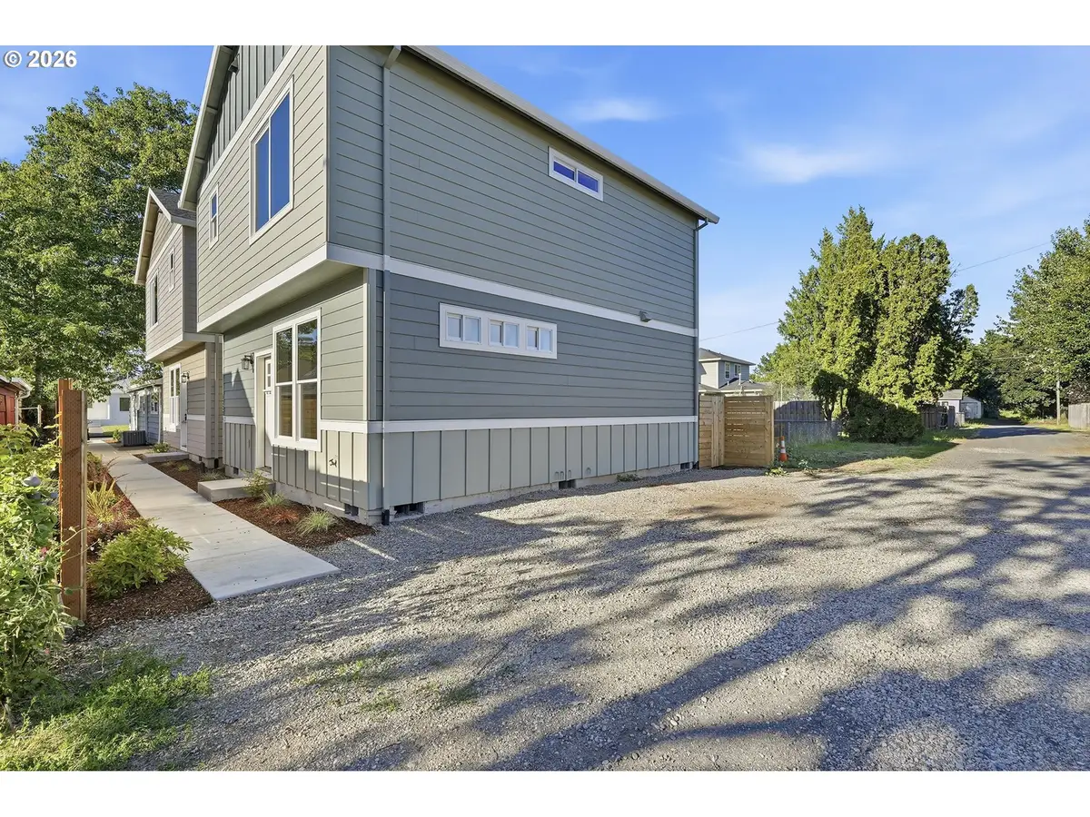 5220 SE Ramona St, Portland, OR 97206 - #1