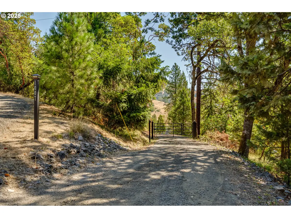 1007 Wild Iris Ln, Roseburg, OR 97470 - Image #1