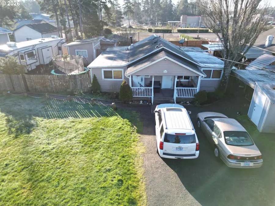 1890 37th St, Florence, OR 97439 - Image #3