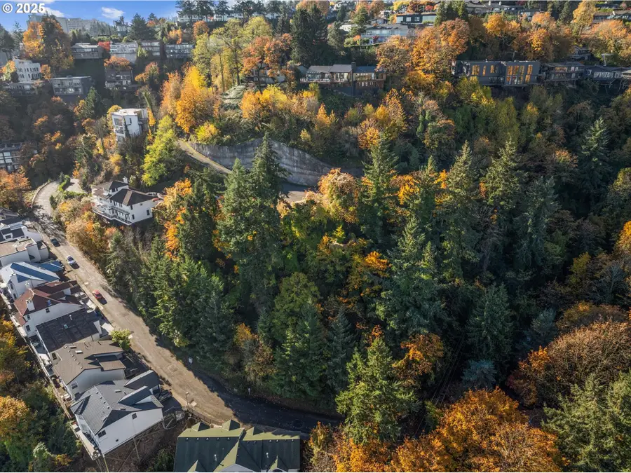 SW Cardinell Way, Portland, OR 97201 - Image #2