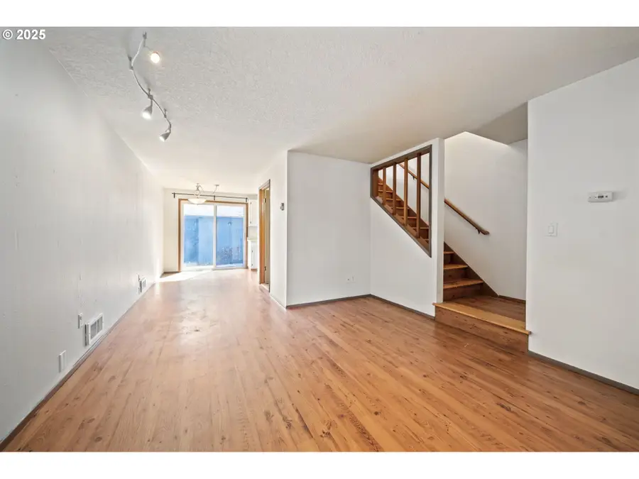 7945 SW Fanno Creek Dr #3, Tigard, OR 97224 - Image #2