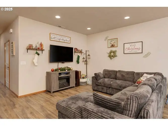 433 SW Pemberly Loop, McMinnville, OR 97128 - Image #3