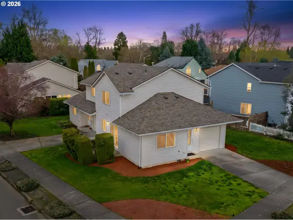 1022/1034 NE Lija Loop, Portland, OR 97211