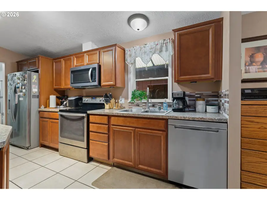 483 Rye St, Woodburn, OR 97071 - #3