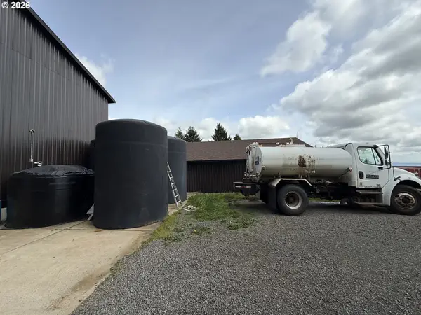 18505 NE Jaquith Rd, Newberg, OR 97132