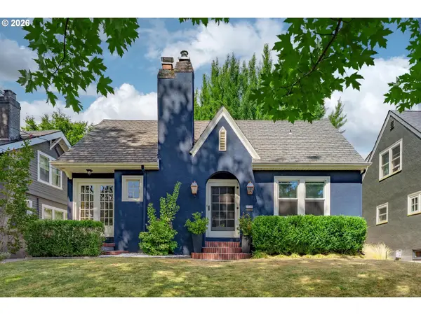 3325 NE Holladay St, Portland, OR 97232