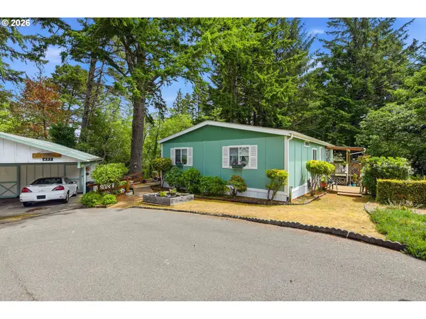 495 Village Pines Way, CoosBay, OR 97420