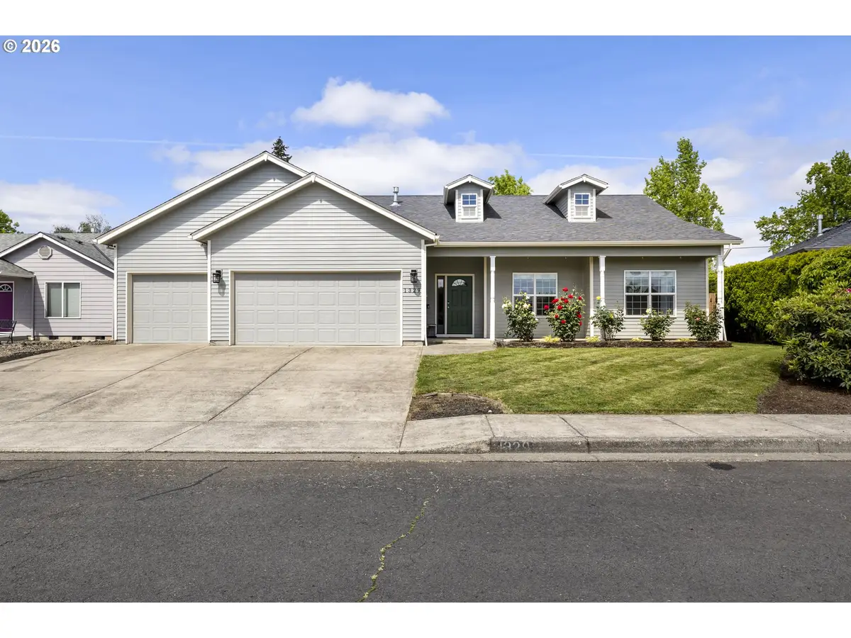 1329 Anna St, Woodburn, OR 97071 - #1