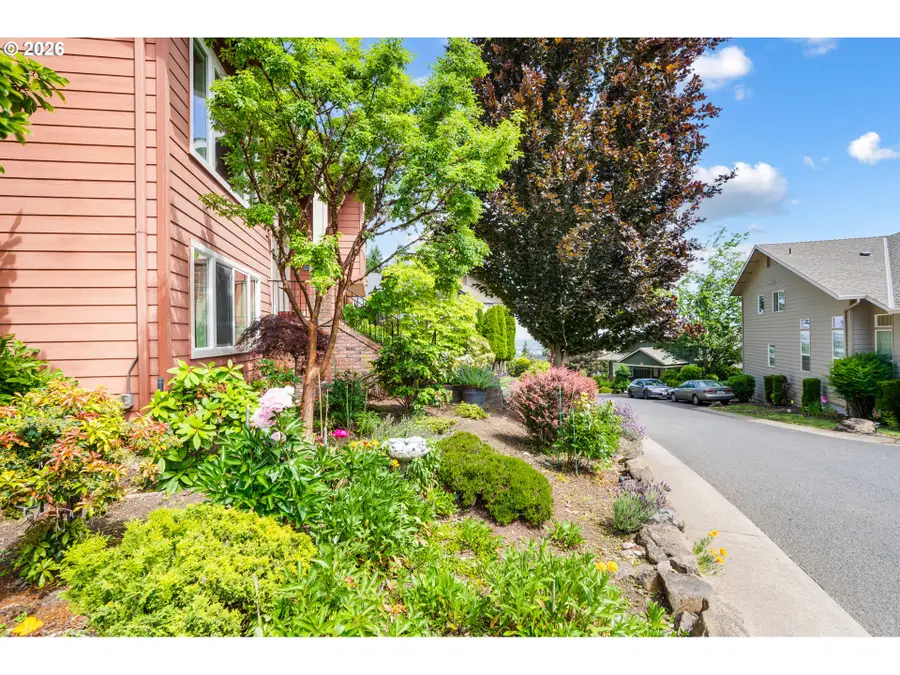 3363 Bentley Ave, Eugene, OR 97405 - #3