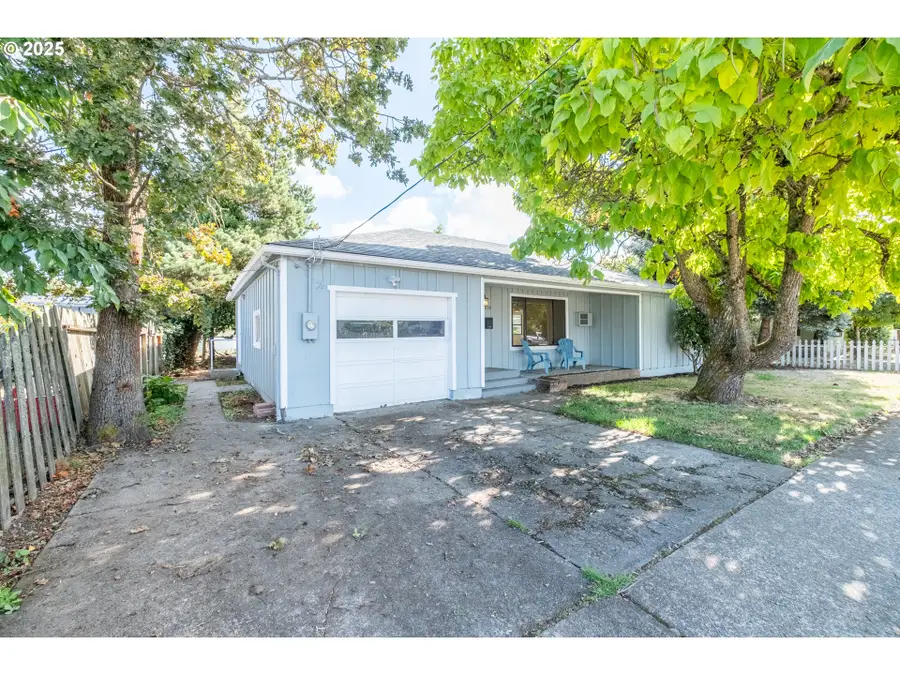 875 S 5th St, Lebanon, OR 97355 - Image #2