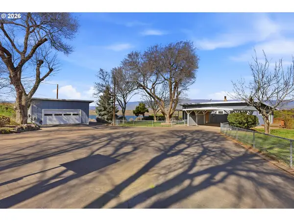 1829 E 8th St, TheDalles, OR 97058