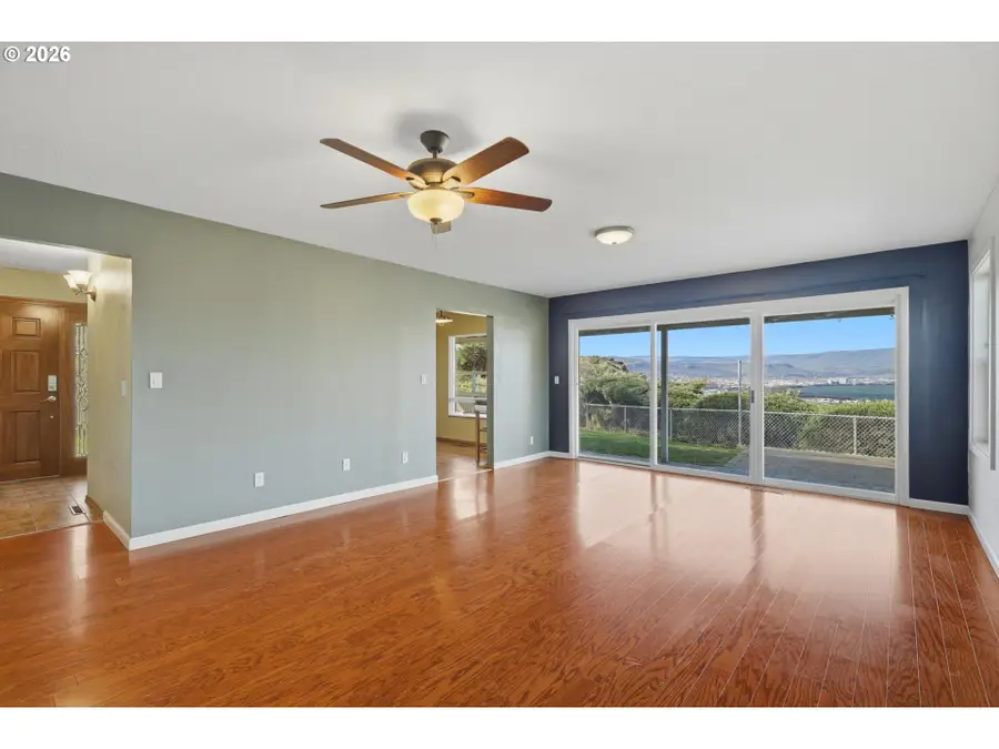 1829 E 8th St, The Dalles, OR 97058 - #3