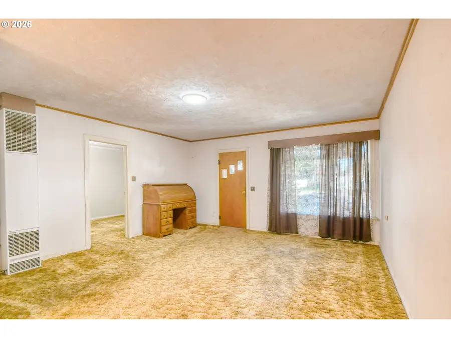 338 W High St, Athena, OR 97813 - #2