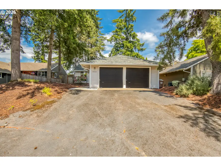 5545 NW Ridgemoor Ct, Portland, OR 97229 - #2