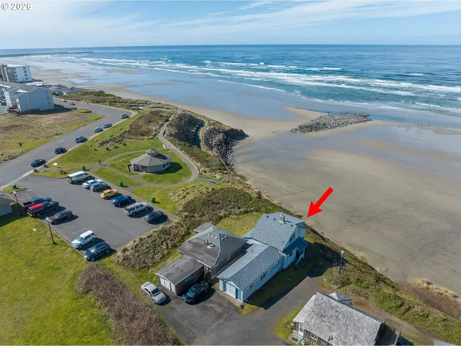 825 NW 1st St, Newport, OR 97365 - #3