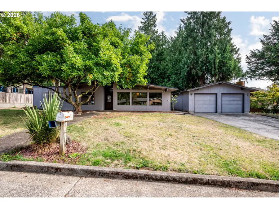 3560 Fairway Ln, Longview, WA 98632 - #2