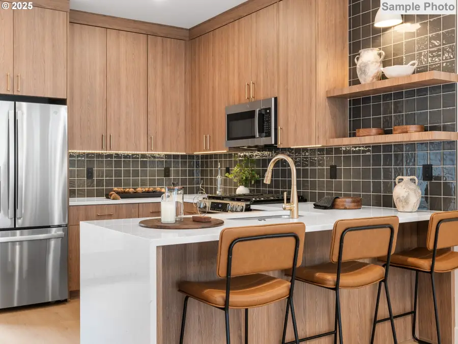 3613 SW Logan St, Portland, OR 97219 - Image #2