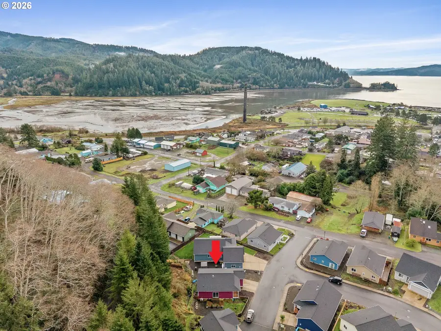 606 2nd St, Garibaldi, OR 97118 - Image #3