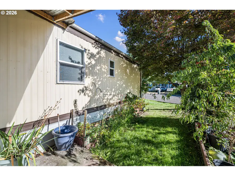 1625 Henderson Ave #F4, Eugene, OR 97403 - #3