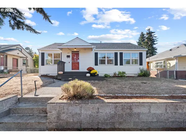 105 NW 40th St, Vancouver, WA 98660