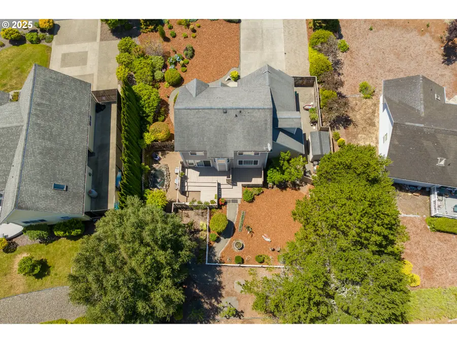 7 Onadoone Ct, Florence, OR 97439 - Image #3