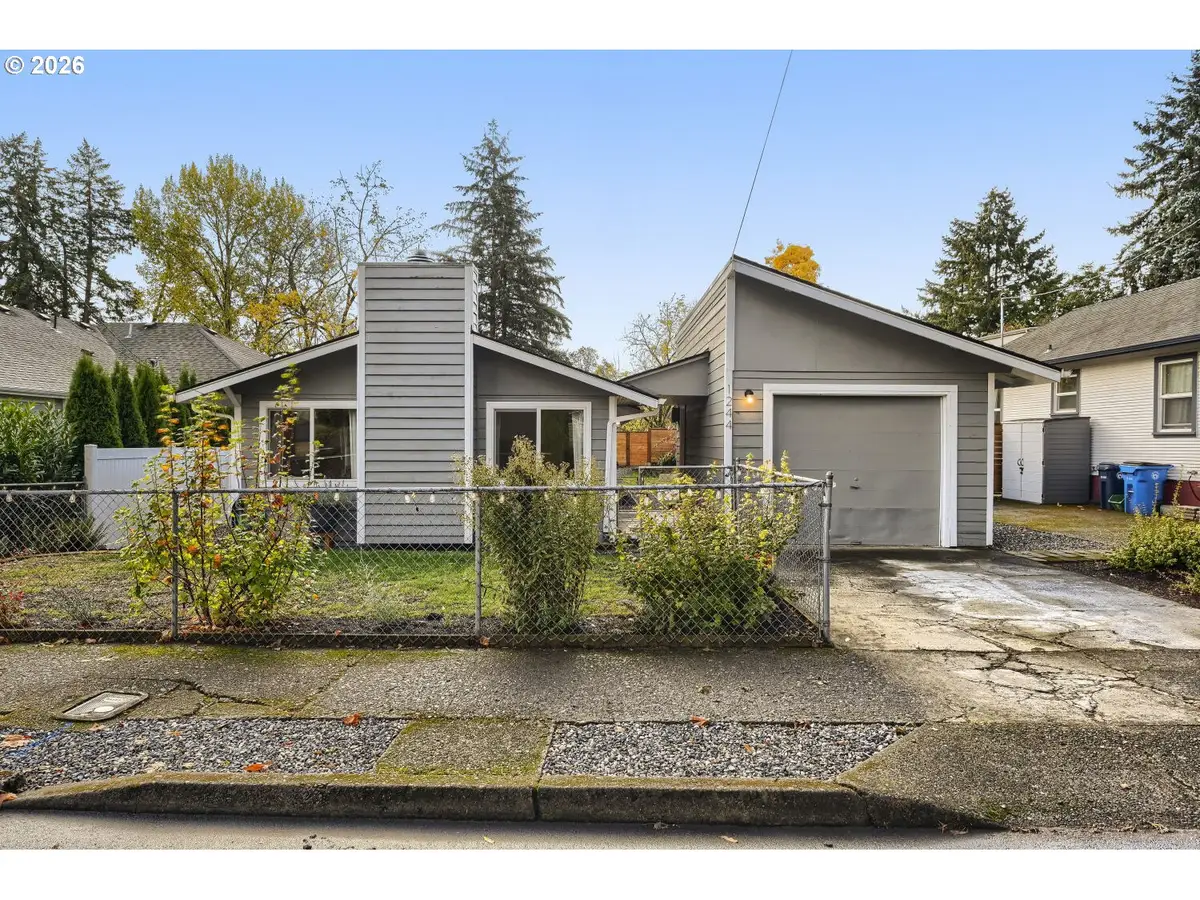 1244 E 1st Ave, Camas, WA 98607 - #1