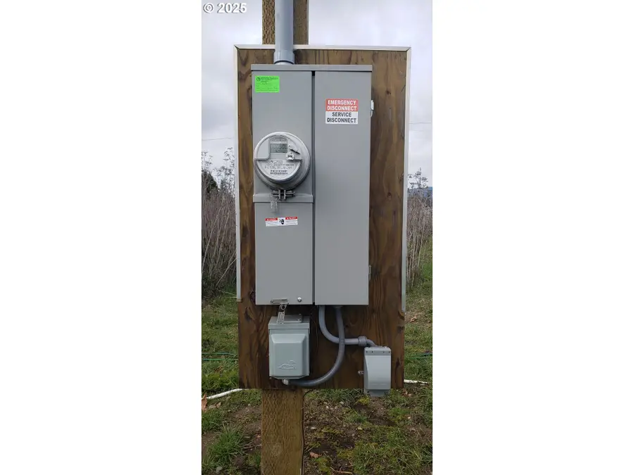 9643 Old Highway 99, Dillard, OR 97432 - Image #3