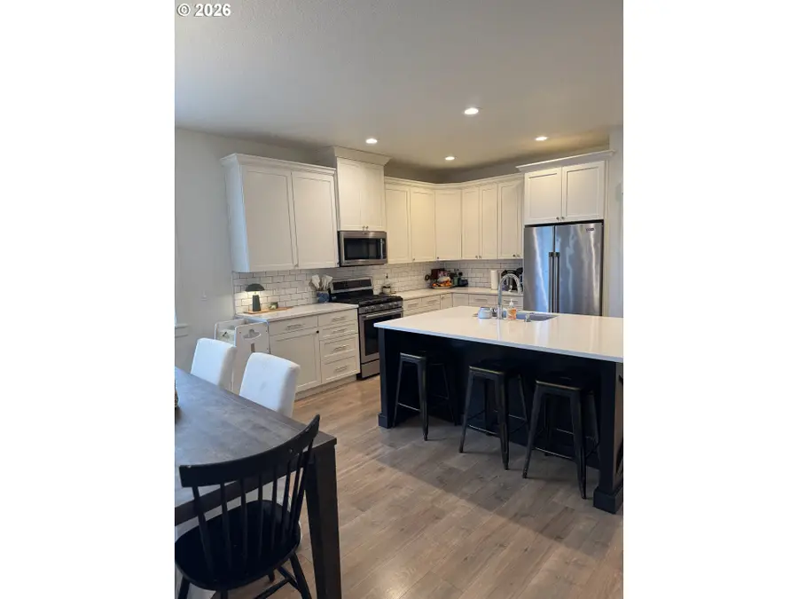 2893 4th St, Hubbard, OR 97032 - #3