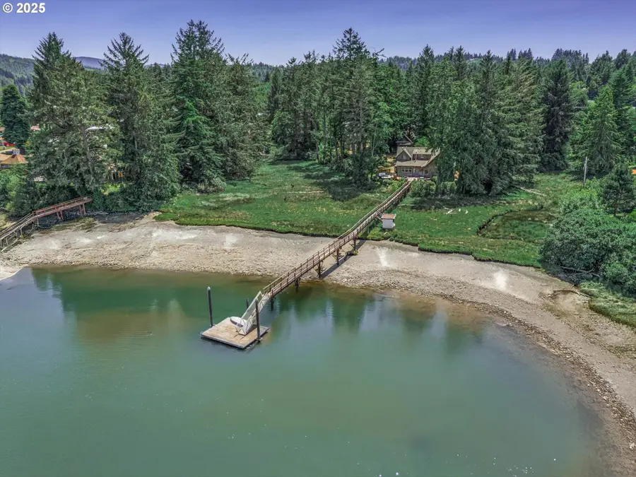 1050 SE Shady Cove Ln, Waldport, OR 97394 - Image #2