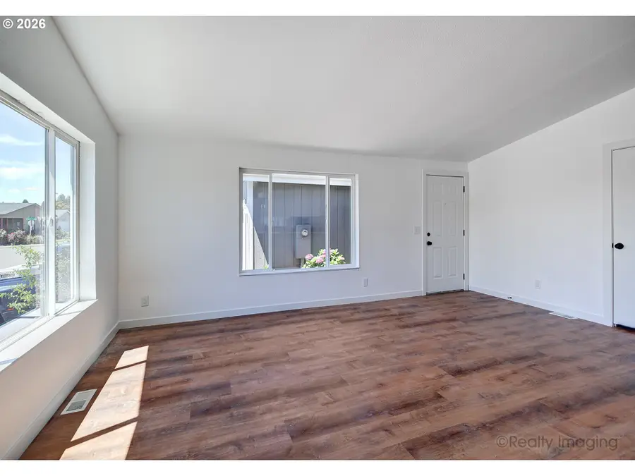 11105 Main St #14, Donald, OR 97020 - #3