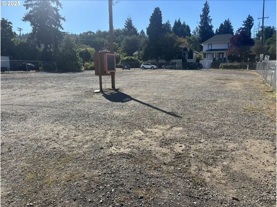 7700 SE Stark St, Portland, OR 97215 - Image #3