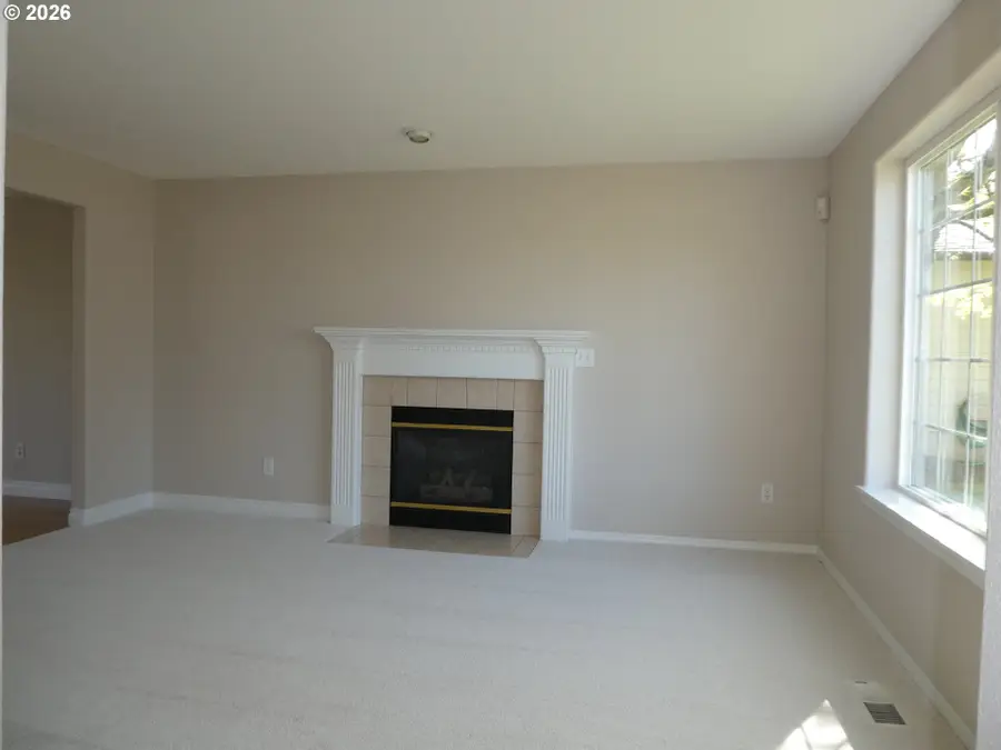 20040 Torrey Pines Dr, Oregon City, OR 97045 - #2